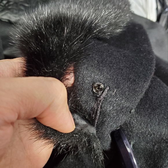 Vintage Black Coat with Fur Collar and Chinese Motif Lining - Picture 14 of 16